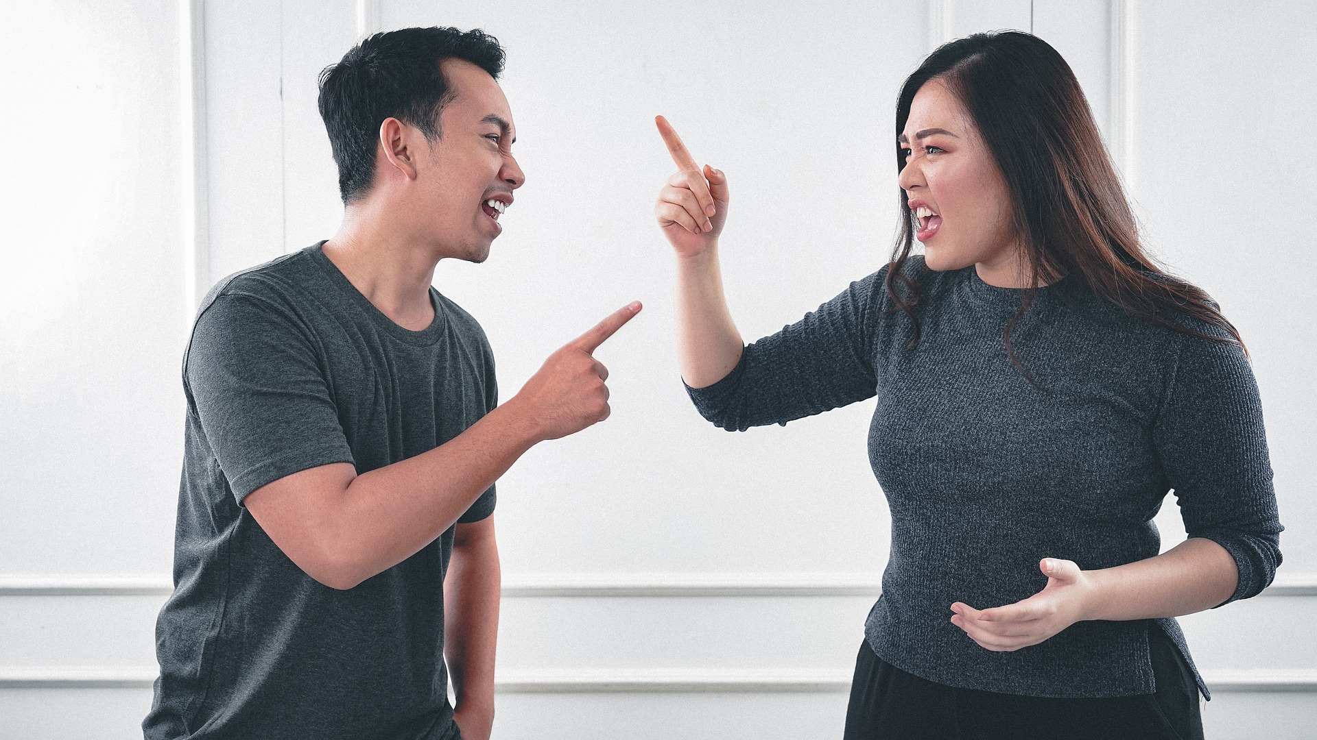 Couple in a quarrel: How to Handle Disagreements in a Relationship